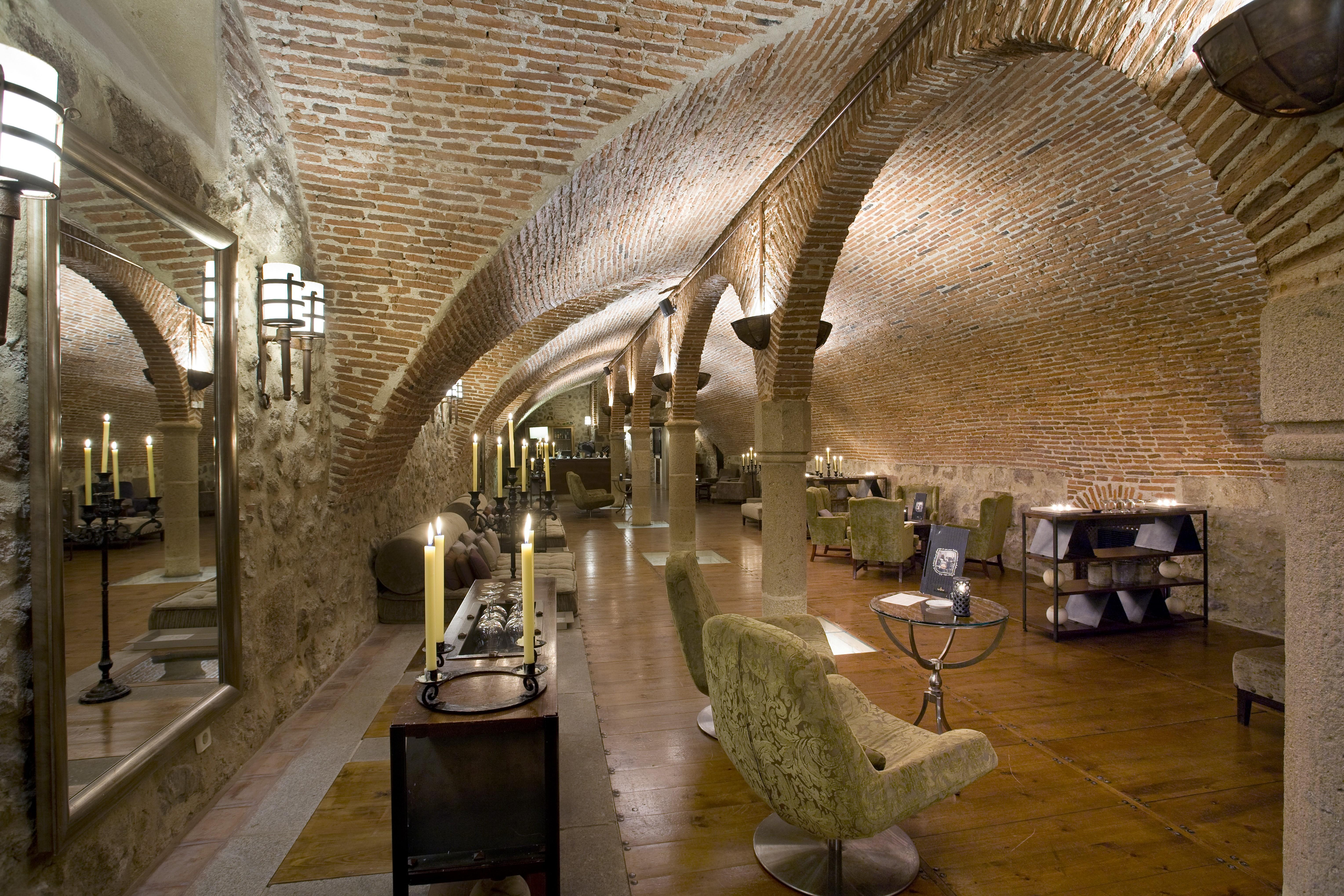 Parador De Plasencia Hotel Exterior photo