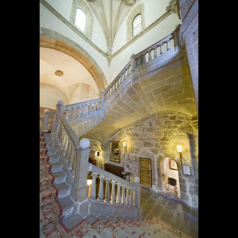 Parador De Plasencia Hotel Exterior photo